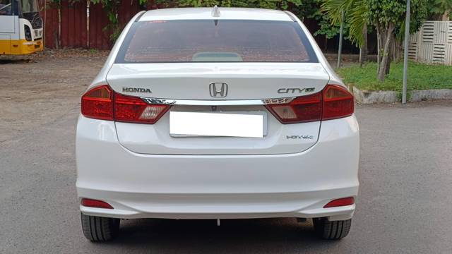 https://images10.gaadi.com/usedcar_image/4527029/original/processed_84c31e80f5881c12ad0dc90c05b1428d.jpg?imwidth=6402