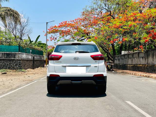 https://images10.gaadi.com/usedcar_image/4527030/original/processed_3ab57e1f75252984f6b4c5243ab97b60.jpg?imwidth=6402