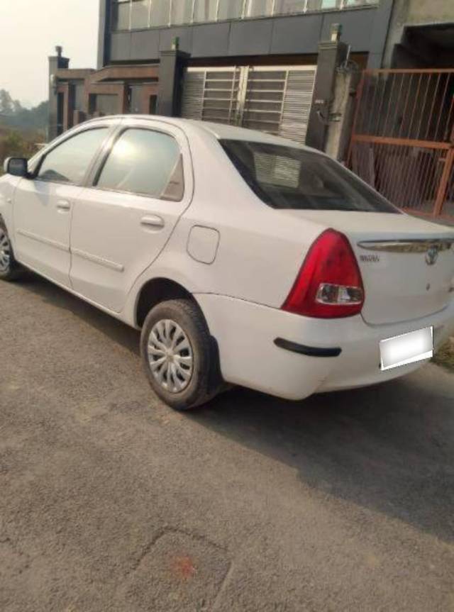 https://images10.gaadi.com/usedcar_image/4527033/original/processed_processed_1f47c207-0f2b-4b9e-b615-7f8ad5ff66a6.jpeg?imwidth=6400