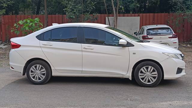 https://images10.gaadi.com/usedcar_image/4527037/original/ce08531218dd6b3a792a835025db05a0.jpg?imwidth=6401