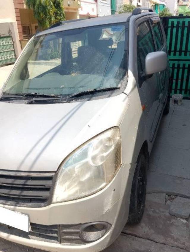 https://images10.gaadi.com/usedcar_image/4527041/original/processed_c8260353-3449-498d-85f0-73137b190048.jpg?imwidth=6400