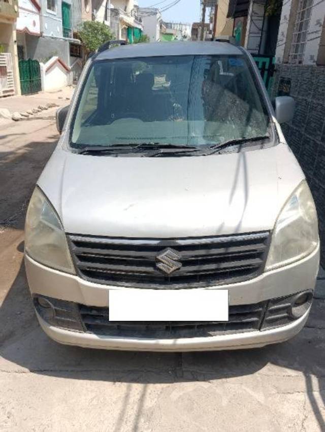 https://images10.gaadi.com/usedcar_image/4527041/original/processed_d5aa8abe-3b6a-4e6f-9653-64bce43f5f05.jpg?imwidth=6402