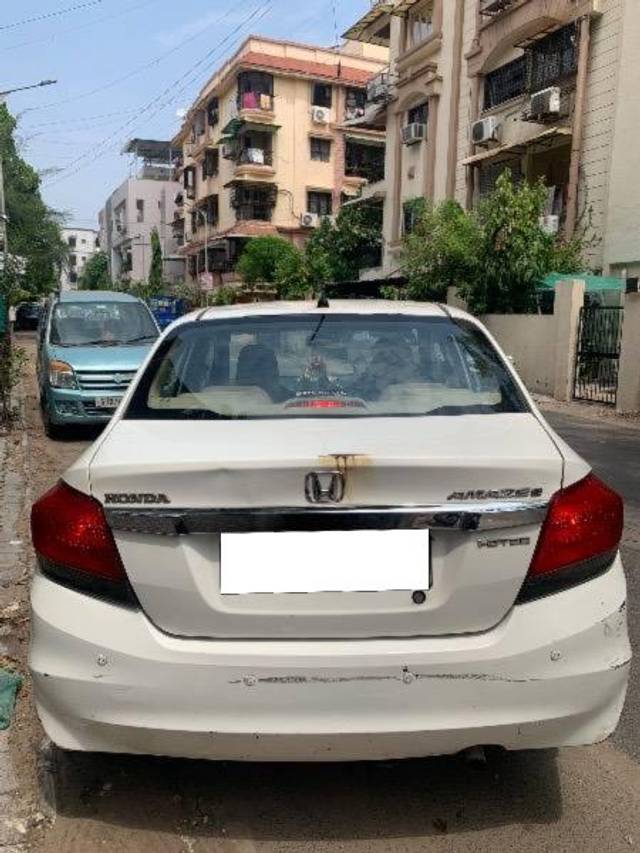 https://images10.gaadi.com/usedcar_image/4527077/original/processed_afc333c5-edf1-494f-a396-528c8fda81ff.jpg?imwidth=6401