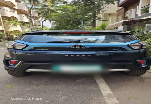 https://images10.gaadi.com/usedcar_image/4527078/original/a1a4b289-27a2-4d6c-95c5-1015fb8af275.?imwidth=6401