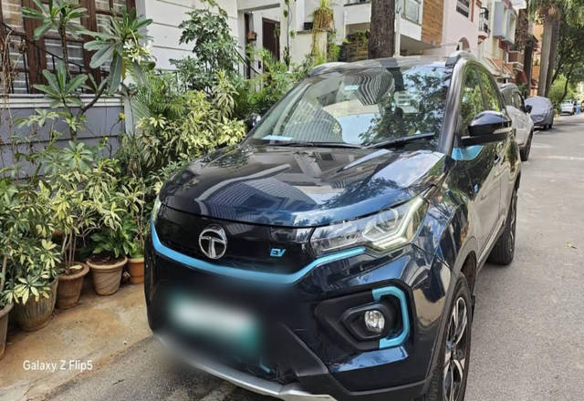 https://images10.gaadi.com/usedcar_image/4527078/original/ee97919e-eda4-4b5a-a79c-55133e102dcc.?imwidth=6400