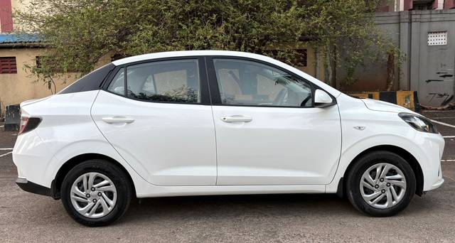 https://images10.gaadi.com/usedcar_image/4527081/original/89f06f3122eebf25ed3843fc1fbb24b9.jpg?imwidth=6401