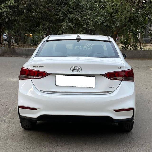 https://images10.gaadi.com/usedcar_image/4527082/original/processed_603b3cdc2f2f0bd90fc893f950872bc0.jpg?imwidth=6402