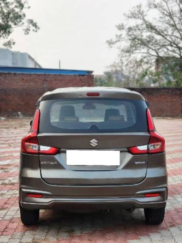 https://images10.gaadi.com/usedcar_image/4527084/original/processed_a94a1a31-5690-41fd-8221-6d2c8b120b3a.jpg?imwidth=6401