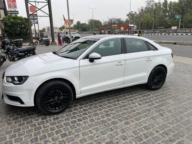 https://images10.gaadi.com/usedcar_image/4527092/original/processed_processed_644cf448-519c-4f04-a620-64142f7006bb.jpg?imwidth=6400