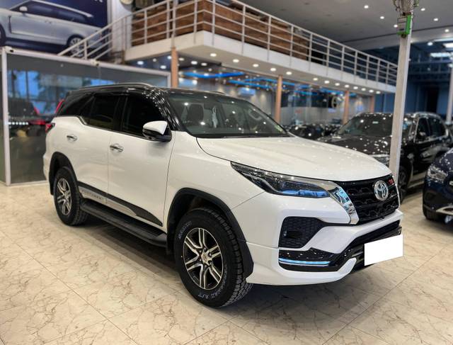 https://images10.gaadi.com/usedcar_image/4527093/original/processed_34a8894880f0cb8f44d3b8a018fcff61.jpg?imwidth=6400