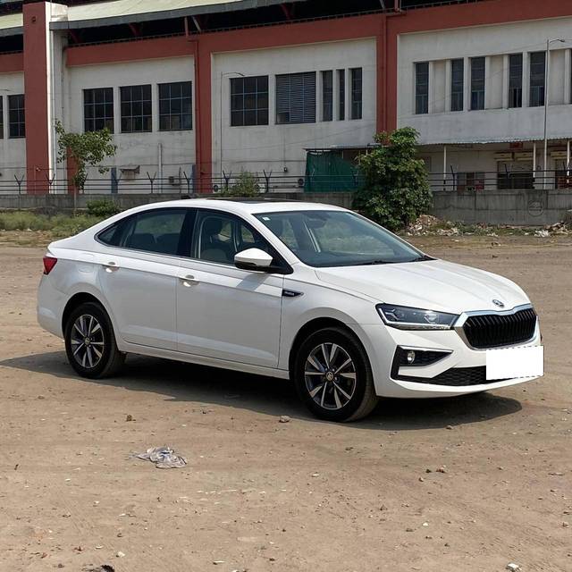 https://images10.gaadi.com/usedcar_image/4527096/original/processed_2fb798104b5a213b26ef646b516c7d45.jpg?imwidth=6400
