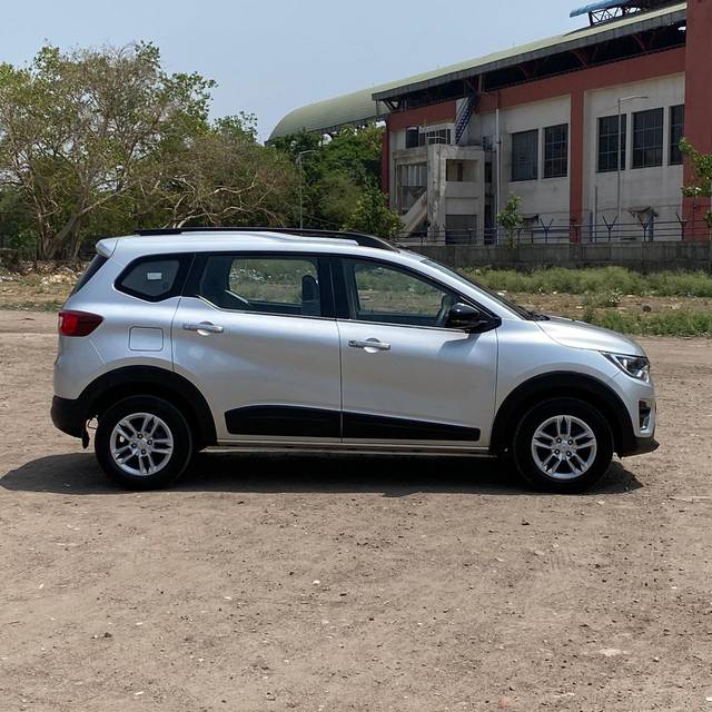 https://images10.gaadi.com/usedcar_image/4527102/original/e890f36a9a20cb1f6f50f5c7742f4c0b.jpg?imwidth=6401