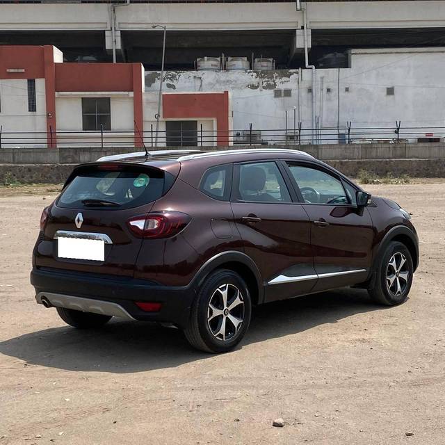 https://images10.gaadi.com/usedcar_image/4527106/original/processed_a1205d39dfa3aed24349c0d14ec58567.jpg?imwidth=6402