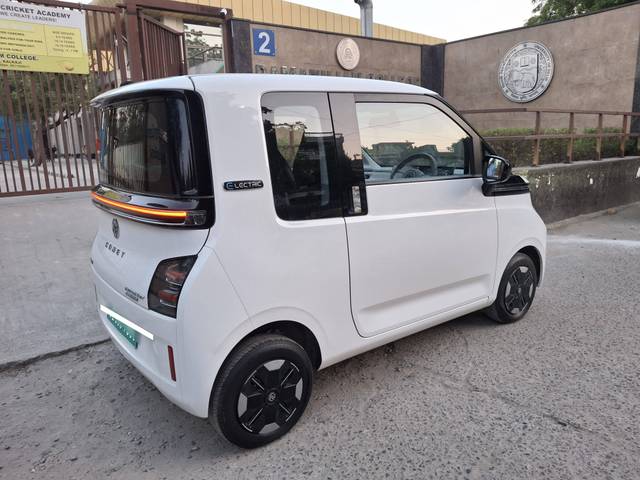 https://images10.gaadi.com/usedcar_image/4527108/original/processed_474d57faa782a04c20c6a7805ed2b760.jpg?imwidth=6401