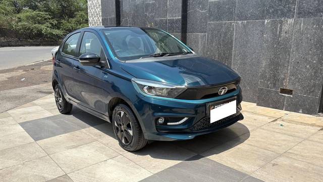 https://images10.gaadi.com/usedcar_image/4527118/original/processed_a6567701d6802e12bf679d883462b4de.jpg?imwidth=6400