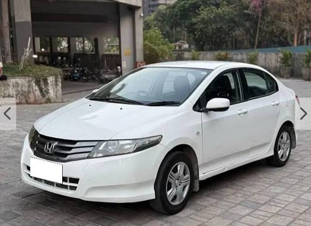 https://images10.gaadi.com/usedcar_image/4527121/original/processed_86c9345e-66b9-4232-8562-7530a8c92e60.jpg?imwidth=6401