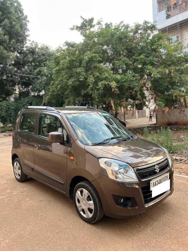 https://images10.gaadi.com/usedcar_image/4527122/original/processed_d7586849bc34f9c30d8ebdd894023393.jpg?imwidth=6400