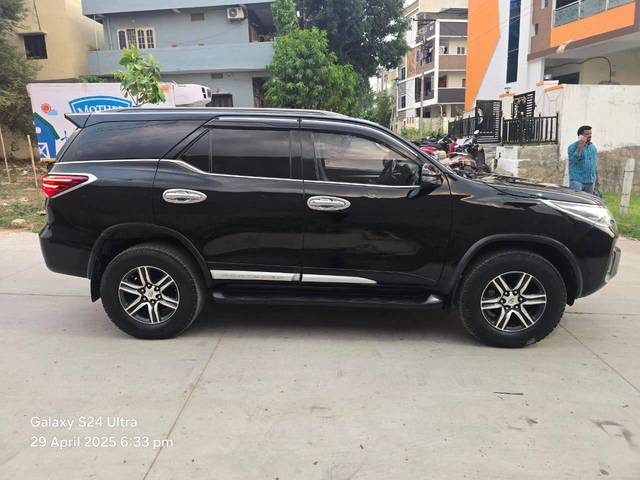 https://images10.gaadi.com/usedcar_image/4527126/original/processed_0d6bb54605e11ef05ed6a782f8ab486b.jpg?imwidth=6401