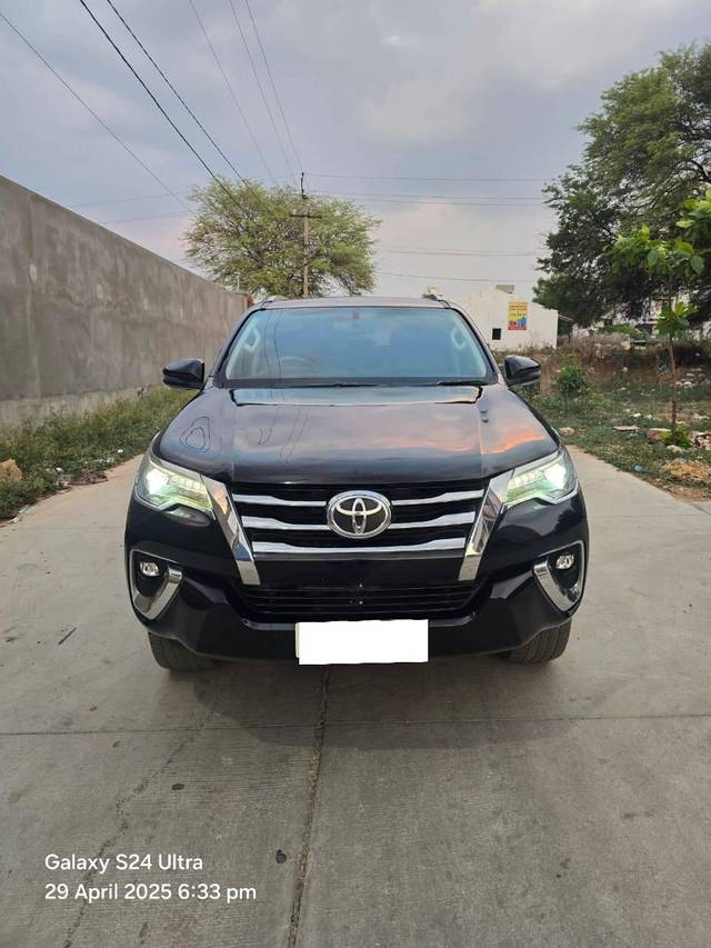 https://images10.gaadi.com/usedcar_image/4527126/original/processed_df3931d10bf82dd67c7c38cf271714a0.jpg?imwidth=6400
