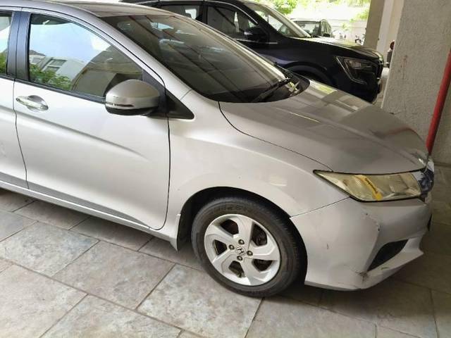 https://images10.gaadi.com/usedcar_image/4527140/original/processed_3f4ffe9a-a655-4b45-9828-f02577146826.jpg?imwidth=6402