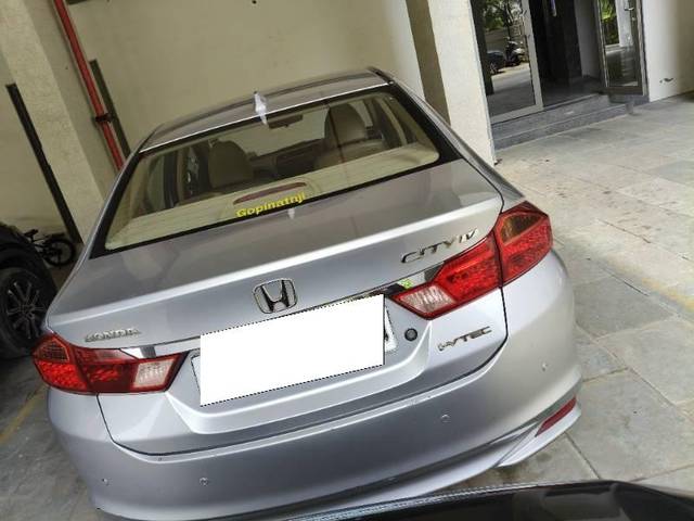 https://images10.gaadi.com/usedcar_image/4527140/original/processed_74029aec-5b3a-4016-80f5-0a0ae69e697f.jpg?imwidth=6401
