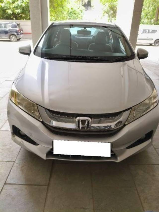 https://images10.gaadi.com/usedcar_image/4527140/original/processed_b6aebc7b-d121-4cba-bcf7-29d315c5c468.jpg?imwidth=6400