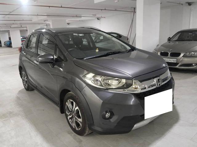 https://images10.gaadi.com/usedcar_image/4527169/original/processed_0940b6d94afb932a9836bb1d0aa1ab40.jpg?imwidth=6400