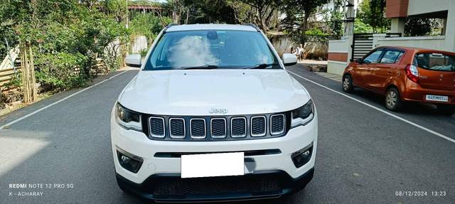 https://images10.gaadi.com/usedcar_image/4527173/original/processed_12fb06ea57597fb4e946f63047d5e281.jpg?imwidth=6402