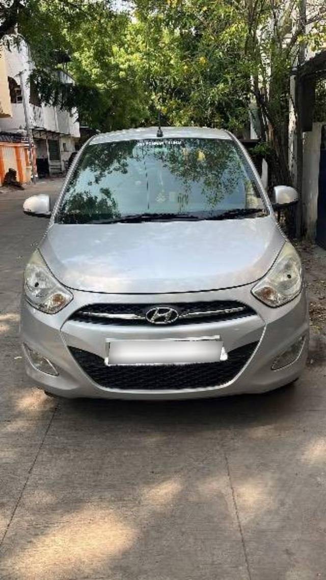 https://images10.gaadi.com/usedcar_image/4527181/original/processed_c1ebc1cd-ed43-4a32-8729-bca635c4bcc8.jpeg?imwidth=6400