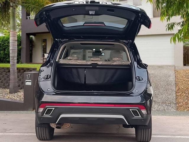 https://images10.gaadi.com/usedcar_image/4527187/original/processed_83d5a405-a10b-4bd8-8371-1c0896b9def6.jpg?imwidth=6402