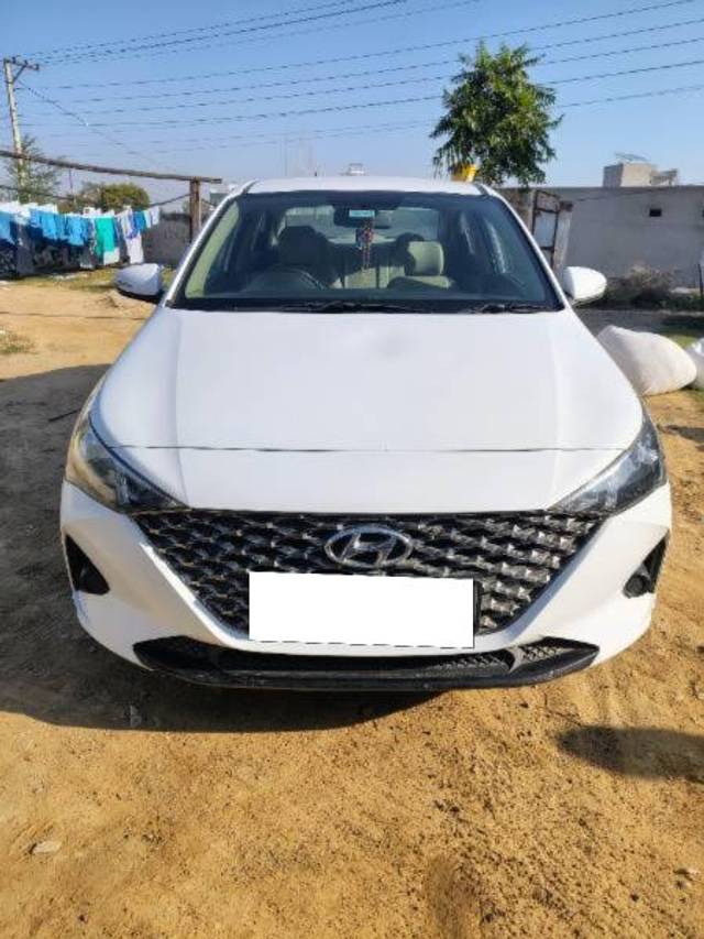 https://images10.gaadi.com/usedcar_image/4527196/original/processed_77d97bb0-c329-4290-871e-6e93127a77a7.jpg?imwidth=6400