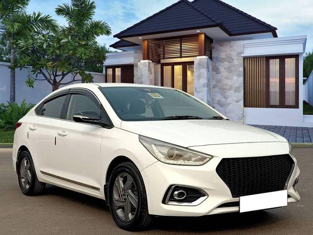 https://images10.gaadi.com/usedcar_image/4527203/original/processed_a43a81baa241a1f2e681f1a52b455c24.jpg?imwidth=6400