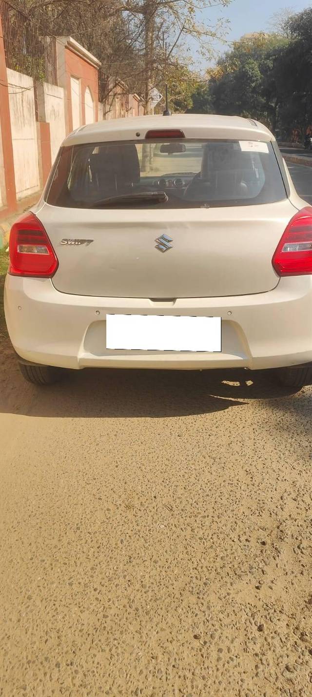 https://images10.gaadi.com/usedcar_image/4527206/original/processed_3e1d4246358a7912b2f482219a38d322.jpg?imwidth=6402