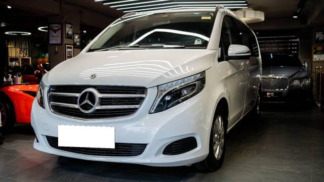 https://images10.gaadi.com/usedcar_image/4527210/original/processed_a7670747743f28382bda8aa4581e651e.jpg?imwidth=6401