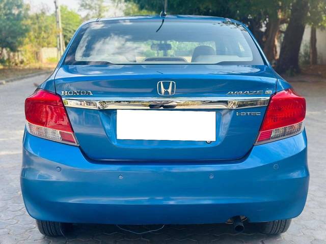 https://images10.gaadi.com/usedcar_image/4527213/original/processed_78e3c28b9199193ce45ba81df3077620.jpg?imwidth=6402
