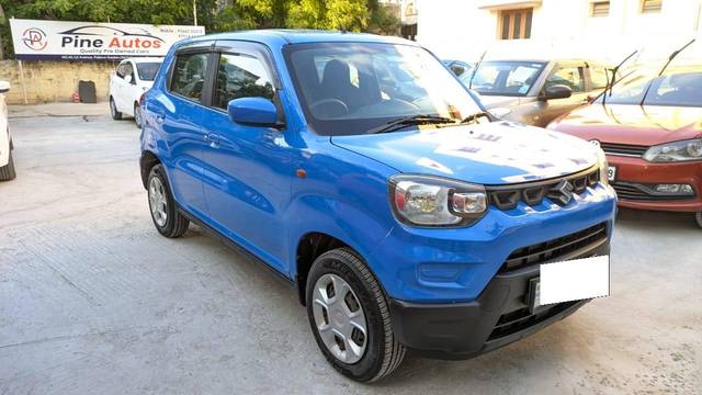https://images10.gaadi.com/usedcar_image/4527216/original/processed_de93ec57688c3fffa6c79d52b9a9279a.jpg?imwidth=6400