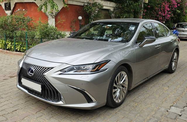 https://images10.gaadi.com/usedcar_image/4527218/original/processed_f210a74eb65f810ec29031fe62f77a17.jpg?imwidth=6402