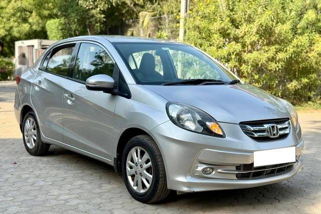 https://images10.gaadi.com/usedcar_image/4527220/original/processed_5f29931f30b1c2005ed8a917aca56771.jpg?imwidth=6400