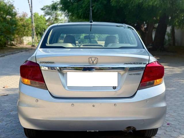 https://images10.gaadi.com/usedcar_image/4527220/original/processed_9989d99e3beff4aaed70480a5eb012b5.jpg?imwidth=6402