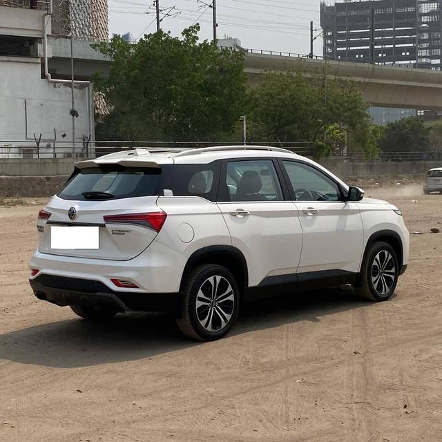 https://images10.gaadi.com/usedcar_image/4527221/original/processed_5e85b776921d55683b63aff521f931da.jpg?imwidth=6402