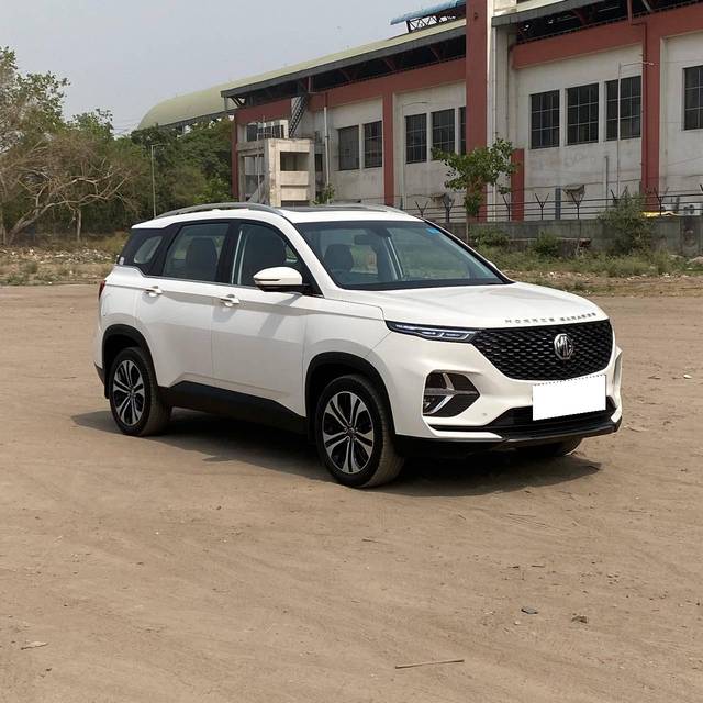 https://images10.gaadi.com/usedcar_image/4527221/original/processed_8955b9c1cc3bbc340a8113e5a960a151.jpg?imwidth=6400