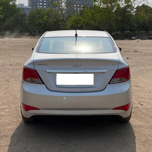 https://images10.gaadi.com/usedcar_image/4527223/original/processed_73f595bc84e74207da9bce62263c1077.jpg?imwidth=6402