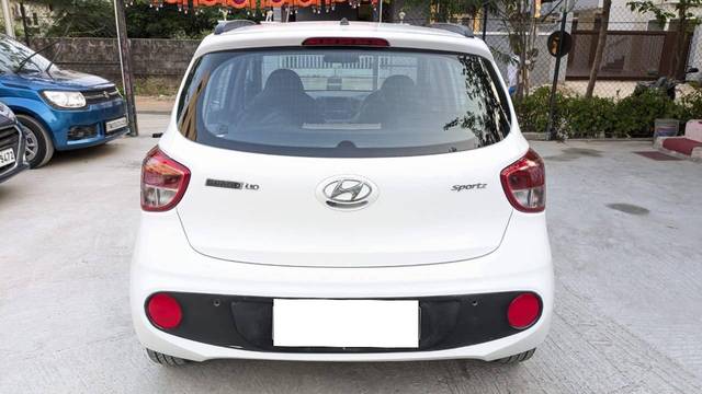 https://images10.gaadi.com/usedcar_image/4527224/original/processed_e2f4a0b6b71de2c4ad138f50d875598a.jpg?imwidth=6401