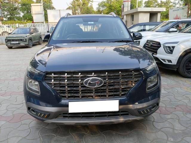 https://images10.gaadi.com/usedcar_image/4527233/original/processed_c9f79e5f138668e4f1bf80b0a73d97c4.jpg?imwidth=6400