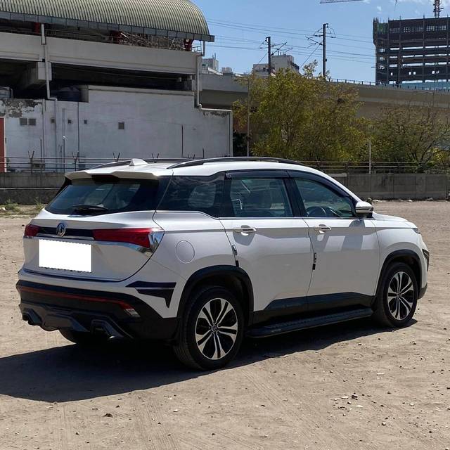 https://images10.gaadi.com/usedcar_image/4527235/original/processed_e138af6587cf844ab38a369e0746624f.jpg?imwidth=6401