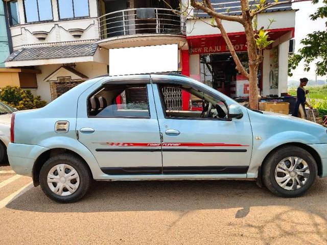 https://images10.gaadi.com/usedcar_image/4527254/original/processed_977b0b9b-2fd1-4696-8ab8-f069f3456196.jpg?imwidth=6401