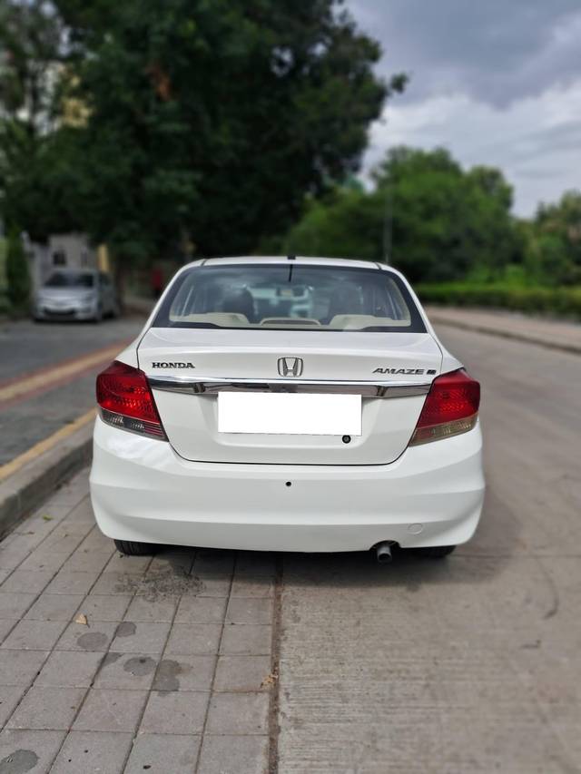 https://images10.gaadi.com/usedcar_image/4527263/original/processed_59c1312093d7bb88c62a5d675cbebcb8.jpg?imwidth=6402