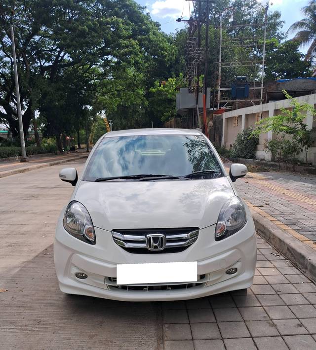 https://images10.gaadi.com/usedcar_image/4527263/original/processed_bd6087c6c9643b286932d76a482823be.jpg?imwidth=6400