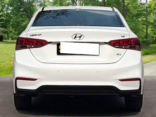 https://images10.gaadi.com/usedcar_image/4527273/original/processed_3e32cc88a5b1fc797a8e3d3e3c5a33f9.jpg?imwidth=6402