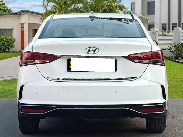 https://images10.gaadi.com/usedcar_image/4527275/original/processed_360a206938f6b6b82db3ccbaeedec6d0.jpg?imwidth=6402